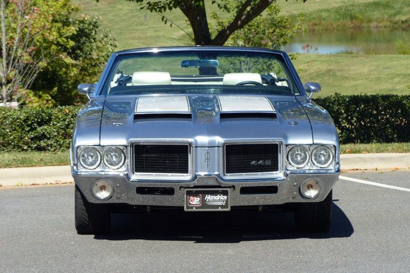 1971 Oldsmobile Cutlass – completely upgraded