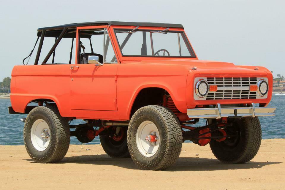 1973 Ford Bronco Luber Lifted Un Cut 302 V8 (Loaded with Options)