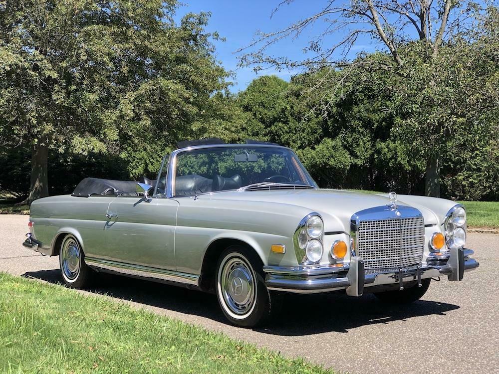 1970 Mercedes Benz 200 Series Low Grille