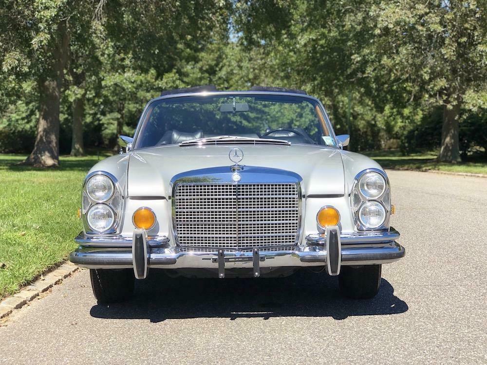 1970 Mercedes Benz 200 Series Low Grille