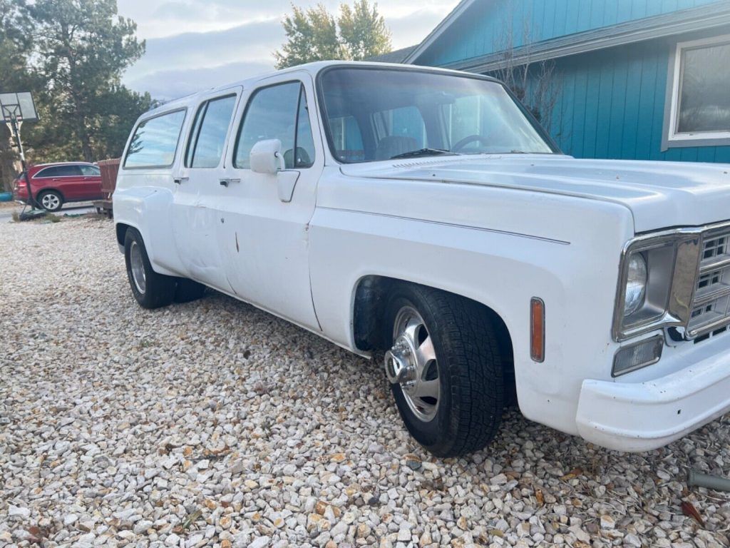 1977 Chevy Suburban Duelly 454 Motor