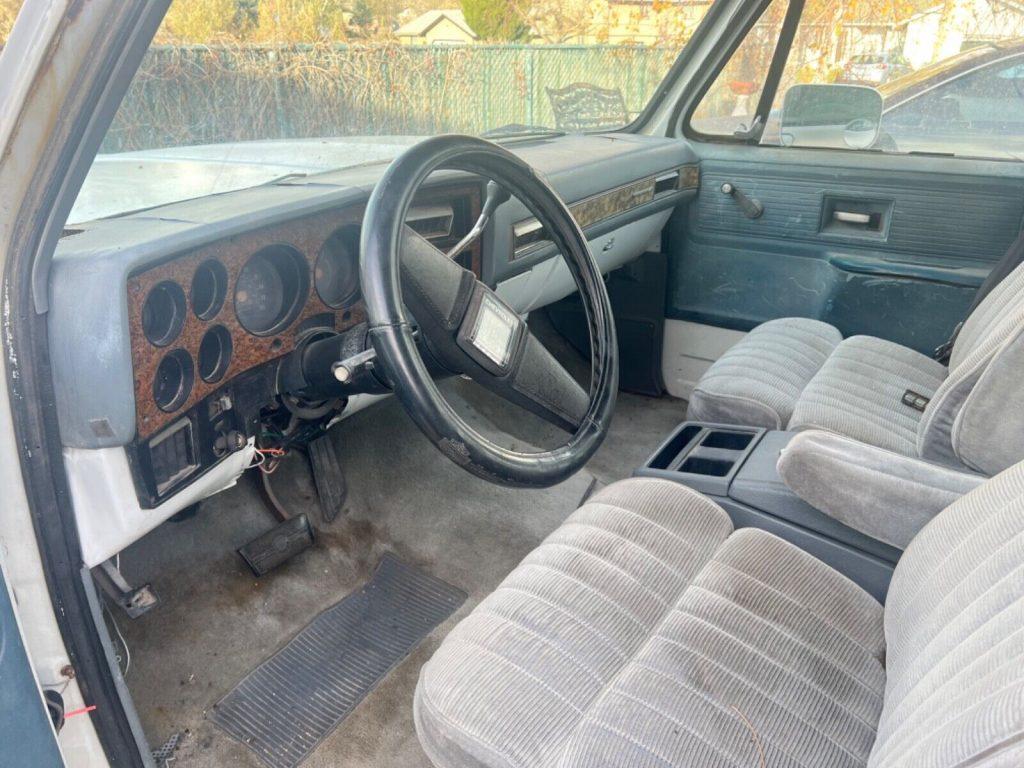 1977 Chevy Suburban Duelly 454 Motor