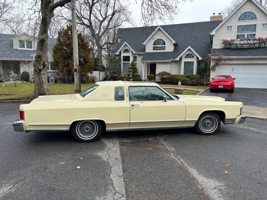 1979 Lincoln Continental Coupe Yellow