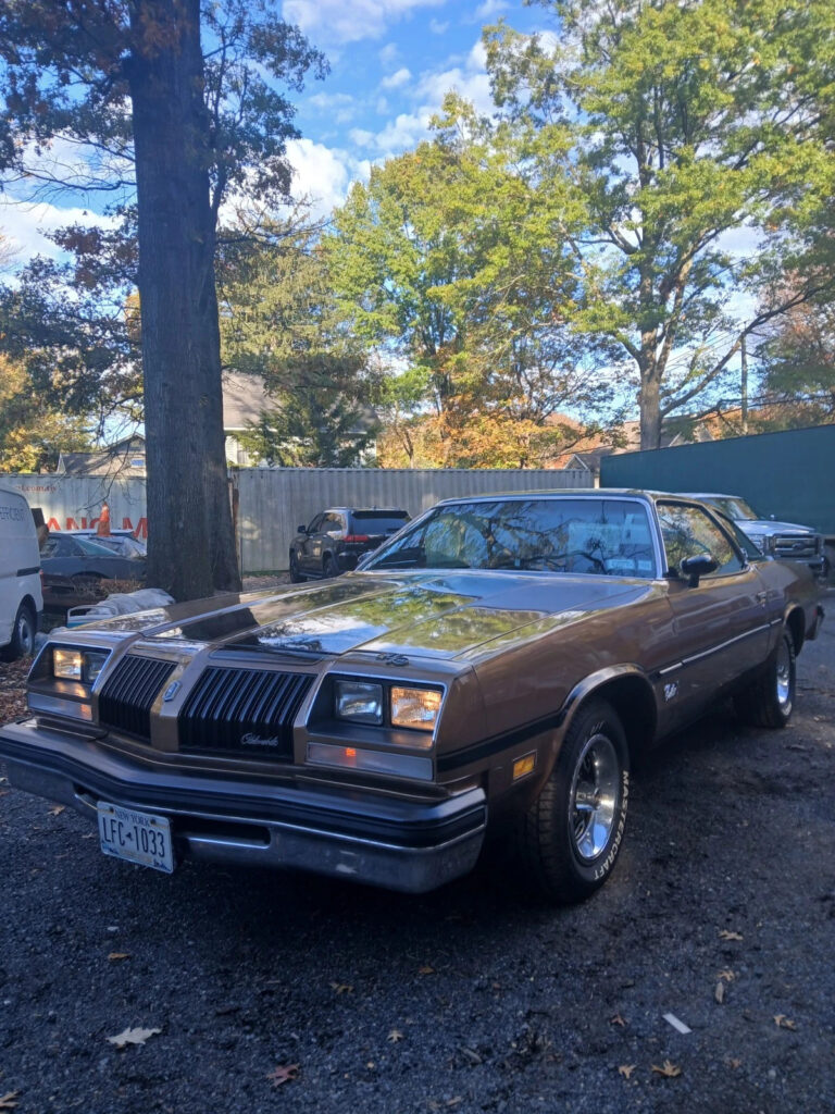 1976 Oldsmobile Cutlass S Fastback Headturner, Manual 455 VERY FAST Low Price!