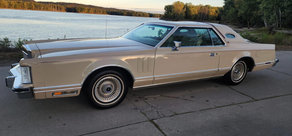 1979 Lincoln Mark V 2 Dr