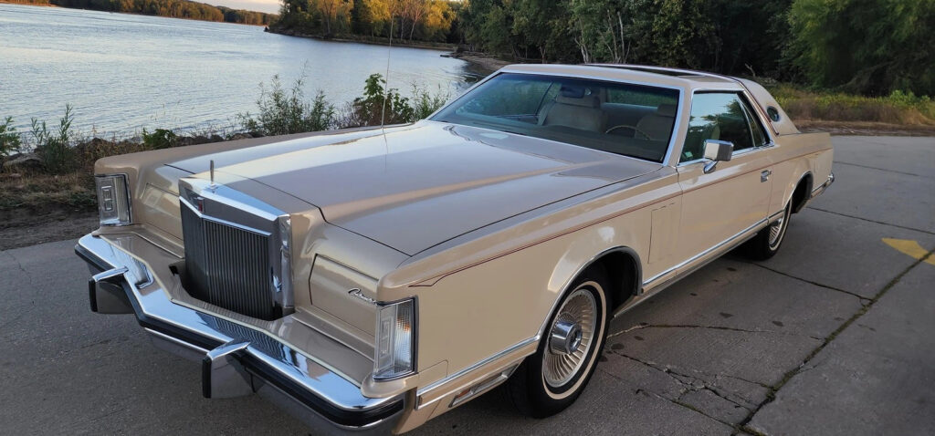 1979 Lincoln Mark V 2 Dr