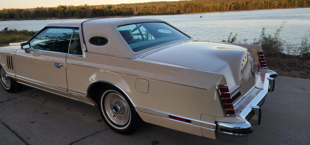 1979 Lincoln Mark V 2 Dr